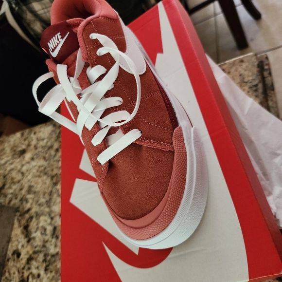 Meet your Posher, Sam - Picture 2 of 2